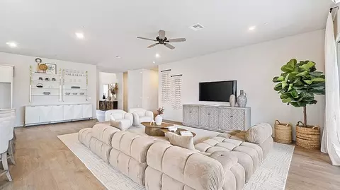 1308 Heirloom Ave, Clovis, CA 93619 photo 9