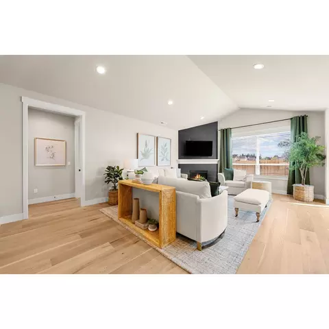 Living - 41545 Metolius Ave, Sandy, OR 97055 photo 6 of 6