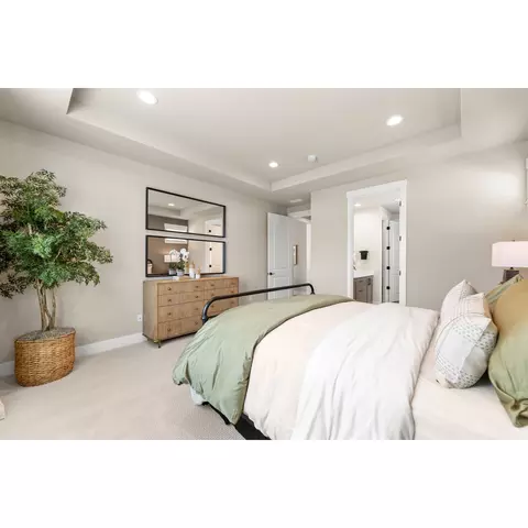 Bedroom - 41545 Metolius Ave, Sandy, OR 97055 photo 2 of 8
