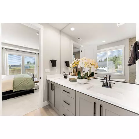 Bath - 41545 Metolius Ave, Sandy, OR 97055 photo 2 of 8
