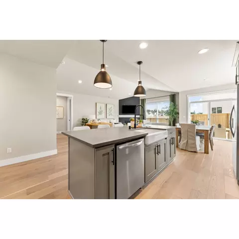 Kitchen - 41545 Metolius Ave, Sandy, OR 97055 photo 6 of 12