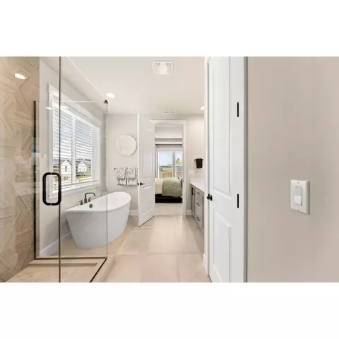 Bath - 41545 Metolius Ave, Sandy, OR 97055 photo 4 of 8