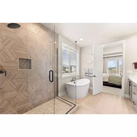 Bath - 41545 Metolius Ave, Sandy, OR 97055 photo 3 of 8