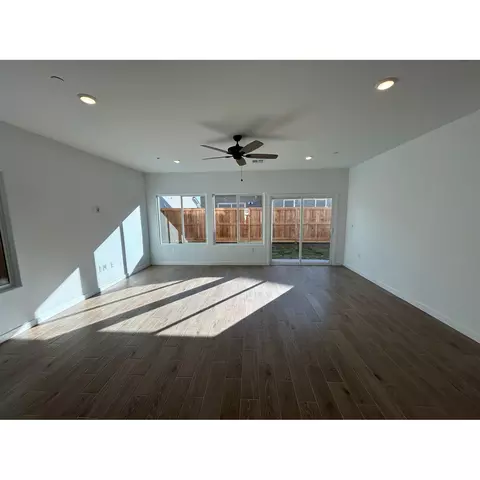 1028 Plum Tree Ave, Clovis, CA 93619 photo 5