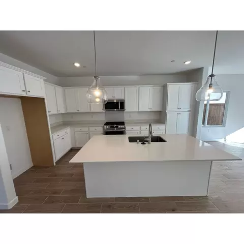 1028 Plum Tree Ave, Clovis, CA 93619 photo 3