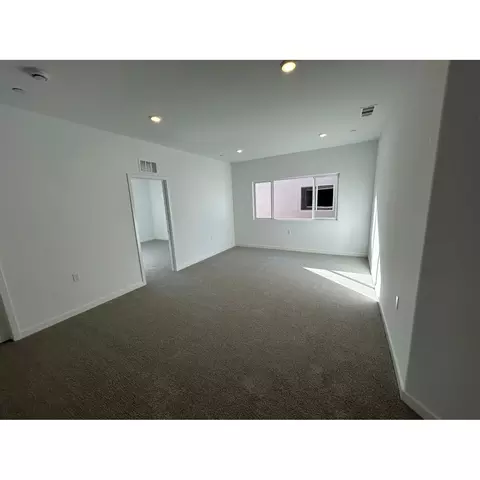 1028 Plum Tree Ave, Clovis, CA 93619 photo 6