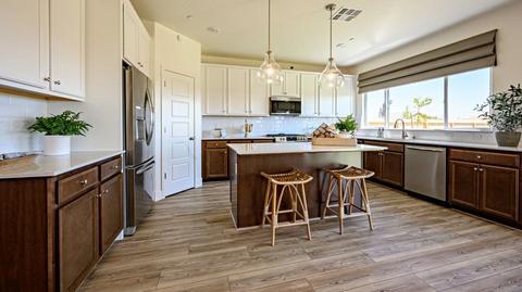 127 E Taylor Ave, Visalia, CA 93291 photo 3