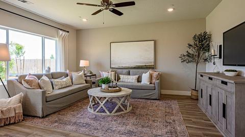 127 E Taylor Ave, Visalia, CA 93291 photo 5