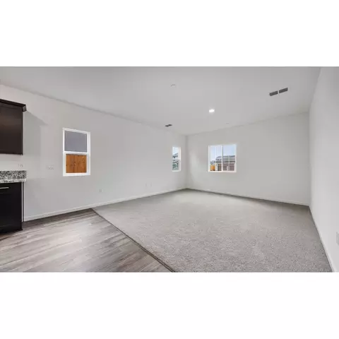 1426 W Clara Ave, Fowler, CA 93625 photo 14