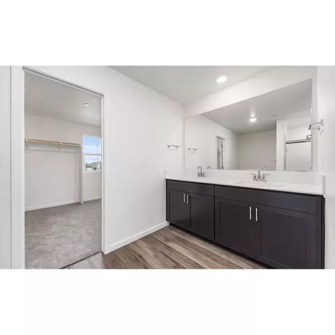 1426 W Clara Ave, Fowler, CA 93625 photo 8