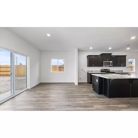 1426 W Clara Ave, Fowler, CA 93625 photo 15