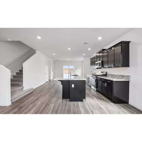 1426 W Clara Ave, Fowler, CA 93625 photo 5