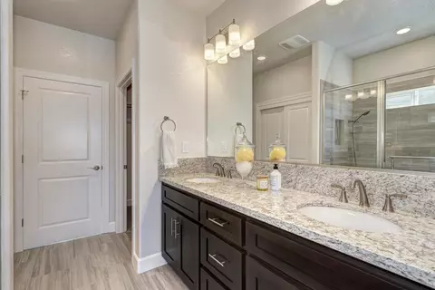 913 Hogan Rd, Galt, CA 95632 photo 31