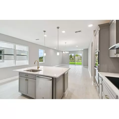 Kitchen - 31229 Denham Ridge Ln, Wesley Chapel, FL 33545 photo 6 of 7