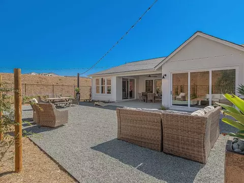 30116 Crestline Ct, Castaic, CA 91384 photo 5