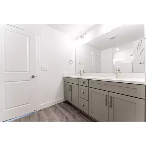 Bath - 4661 S Olive Ave, Mapleton, UT 84664 photo 1 of 2