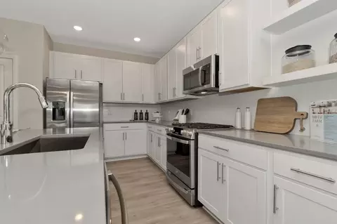 Kitchen - 116 Willow Way, Elyria, OH 44035 photo 4 of 4