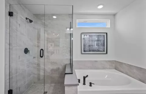 Bath - 5563 E Spaniel Dr, Ann Arbor, MI 48108 photo 3 of 4