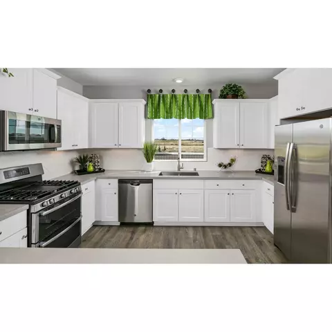 Kitchen - 1462 W Ryan Ave, Fowler, CA 93625 photo 2 of 4
