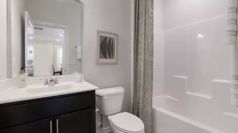 5802 Woodlawn Dr, Durham, NC 27703 photo 8