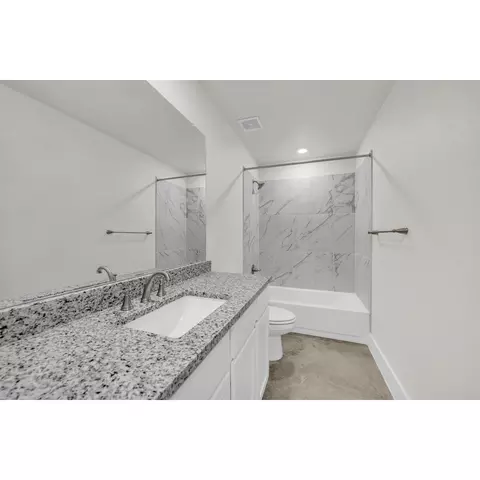 Bath - 920 Peppermint Dr, Temple, TX 76501 photo 3 of 3