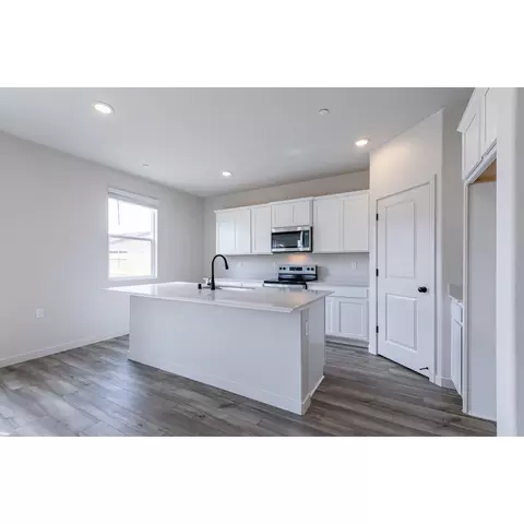 4656 Athena Dr, Merced, CA 95348 photo 3