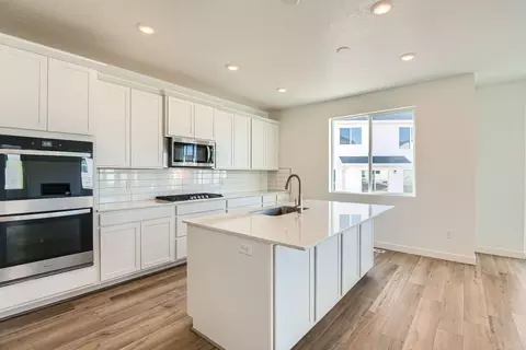 Kitchen - 3490 S 1000 W, Mapleton, UT 84664 photo 1 of 2