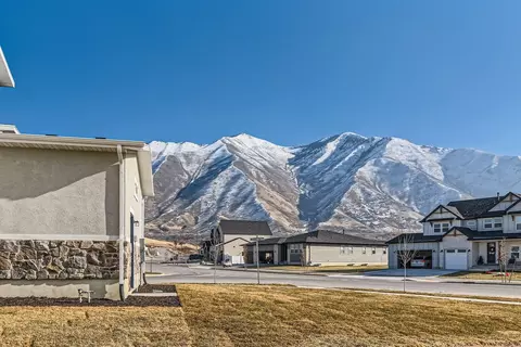 Exterior - 3490 S 1000 W, Mapleton, UT 84664 photo 2 of 2