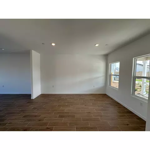 1079 Fruitwood Ave, Clovis, CA 93619 photo 3