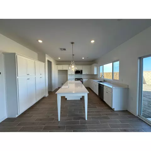 1079 Fruitwood Ave, Clovis, CA 93619 photo 4