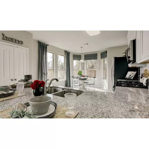 Kitchen - 3620 Crosspointe Pass, Angleton, TX 77515 photo 2 of 3