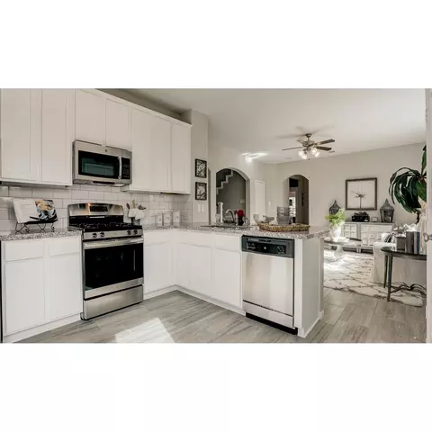 Kitchen - 3620 Crosspointe Pass, Angleton, TX 77515 photo 1 of 3