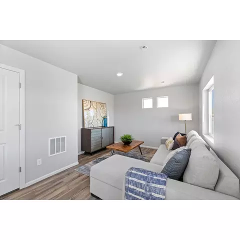 21993 E 38th Pl, Aurora, CO 80019 photo 3