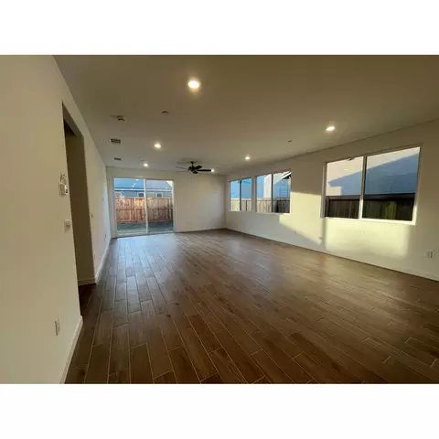2274 N Elm Ave, Clovis, CA 93619 photo 4