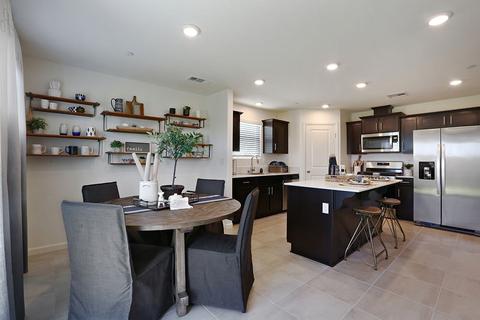 2048 N Riverview Ave, Reedley, CA 93654 photo 8