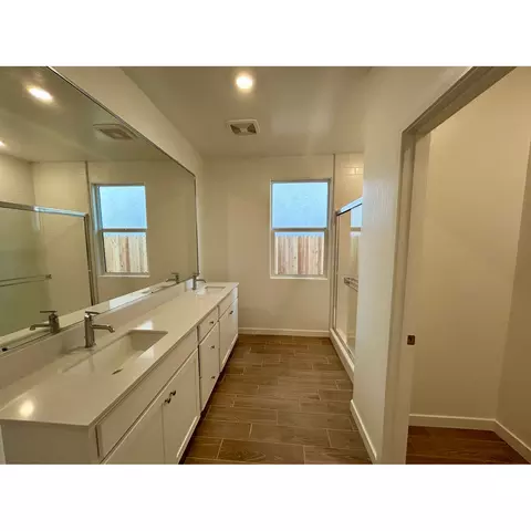 1014 Sawtooth Dr W, Madera, CA 93636 photo 5