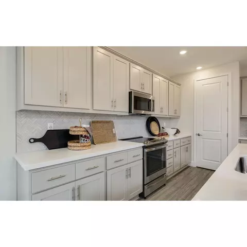 Kitchen - 3393 Jubilee Dr, Manteca, CA 95337 photo 2 of 2