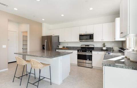 4576 Eagle Ave, Perris, CA 92571 photo 9