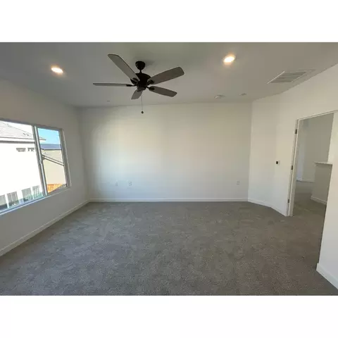 1033 Plum Tree Ave, Clovis, CA 93619 photo 6