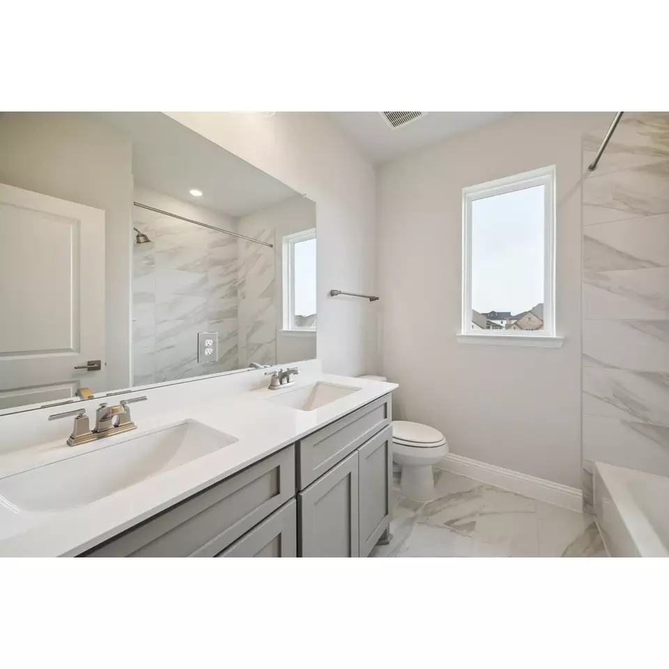 Bath - 9927 Hunters Run Dr, Missouri City, TX 77459 photo 4 of 5