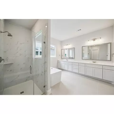 Bath - 9927 Hunters Run Dr, Missouri City, TX 77459 photo 1 of 5