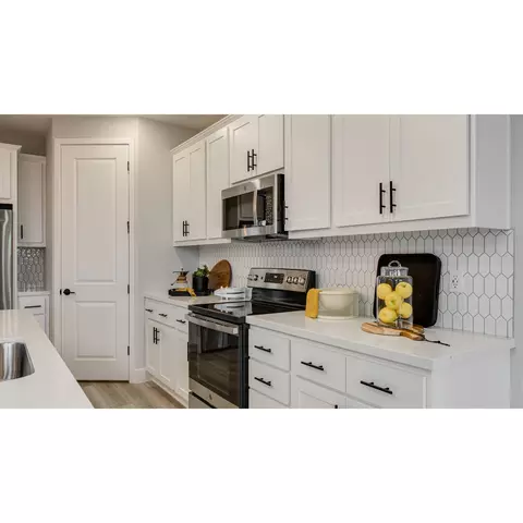 Kitchen - 1731 Halo Ave, Manteca, CA 95337 photo 2 of 3