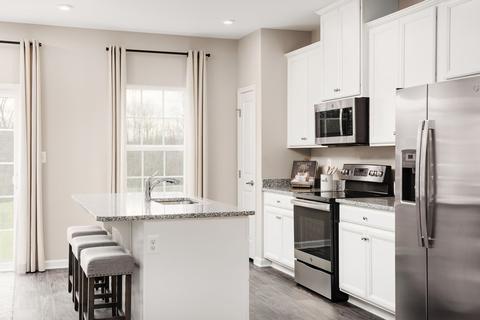 6009 Atlin Ln, Monaca, PA 15061 photo 2