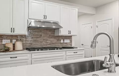 4136 Nottingham Cir, Clarkston, MI 48346 photo 9