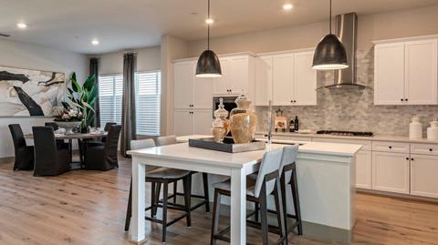 409 E Taylor Ave, Visalia, CA 93291 photo 3