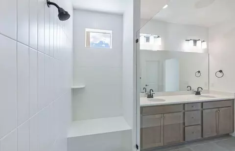 Bath - 1002 E 250 South St, Salem, UT 84653 photo 2 of 4
