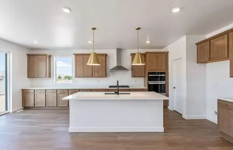 Kitchen - 1002 E 250 South St, Salem, UT 84653 photo 2 of 2