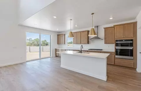 Kitchen - 1002 E 250 South St, Salem, UT 84653 photo 1 of 2