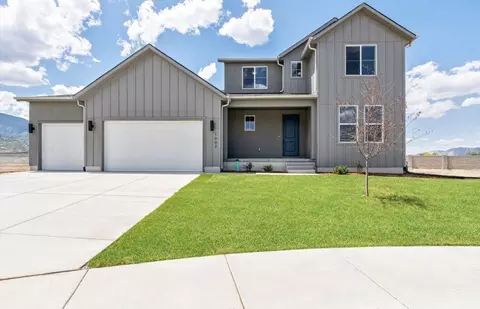 Exterior - 1002 E 250 South St, Salem, UT 84653 photo 1 of 1
