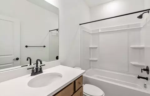 Bath - 1002 E 250 South St, Salem, UT 84653 photo 3 of 4